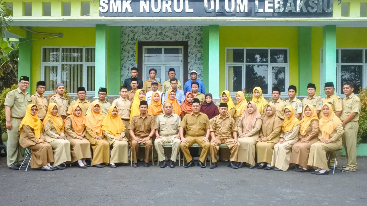 Dewan Guru SMK Nurul Ulum Lebaksiu